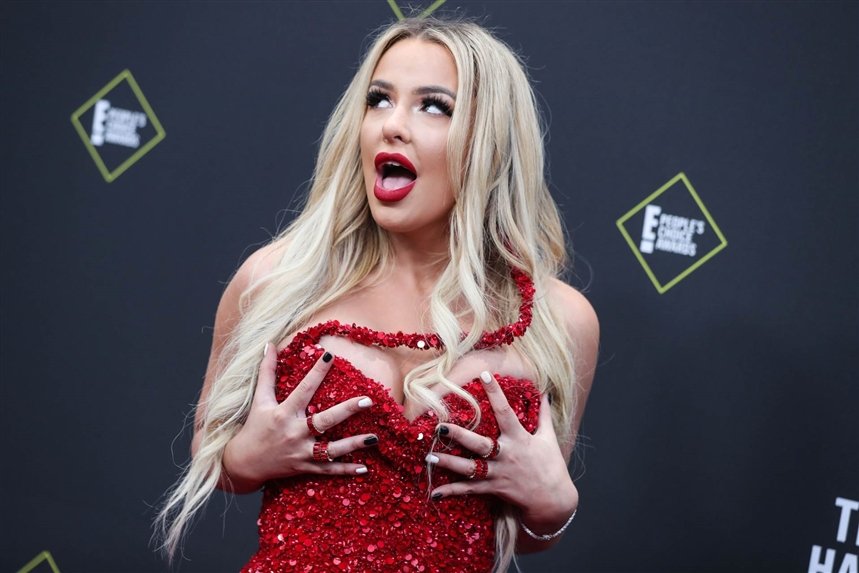 How did Tana Mongeau tiktoker became famous? Webmaster CAGE